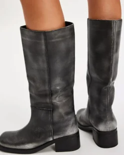 Dana Distressed Pull-On Boot - Black Leather