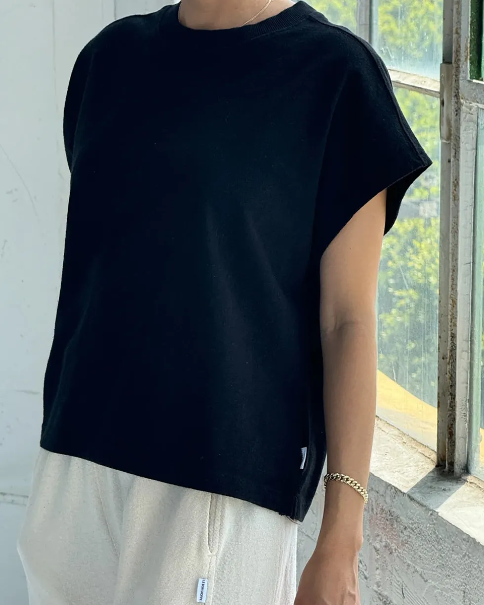 Jeanne Tee - Black