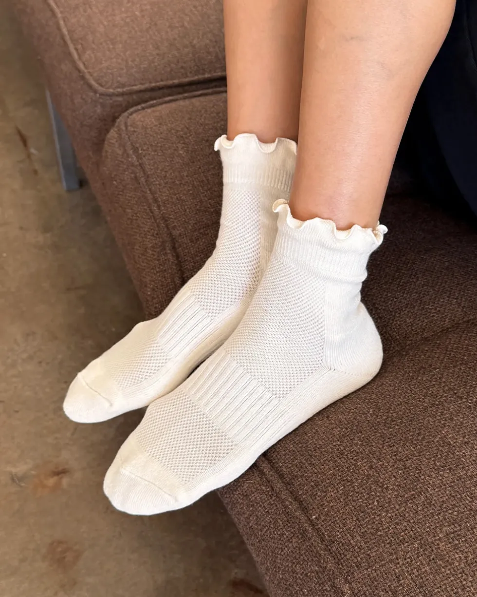 Ruffled Hugger Crew Socks - Vanilla