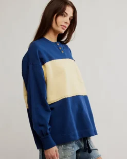 Strawberry Sweatshirt - Oceana Combo