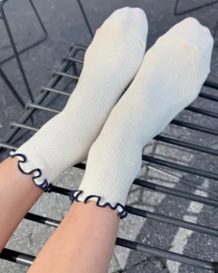 The Petite Ruffled Modal Socks - Soft White + Navy